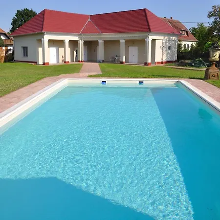 Tisza Topic Penzion 4*