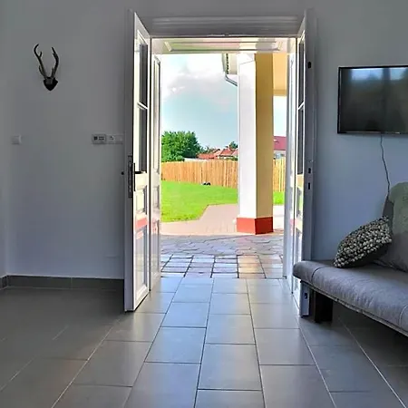 Tisza Topic Vendégház Poroszló